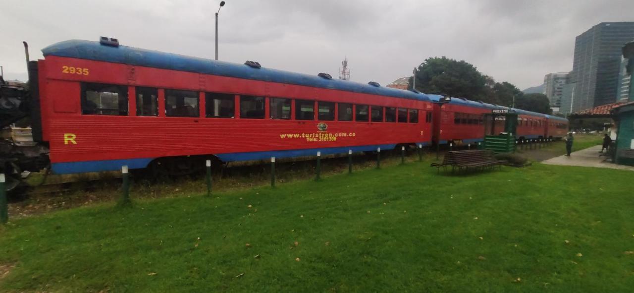 La Parada Del Tren Hostel Bogotá Eksteriør bilde