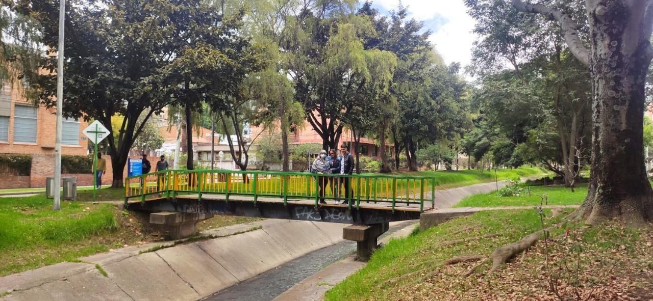 La Parada Del Tren Hostel Bogotá Eksteriør bilde