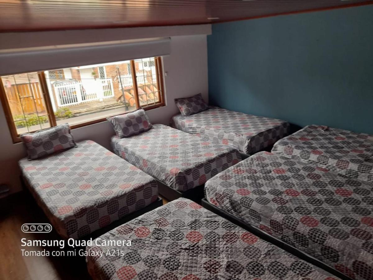 La Parada Del Tren Hostel Bogotá Eksteriør bilde